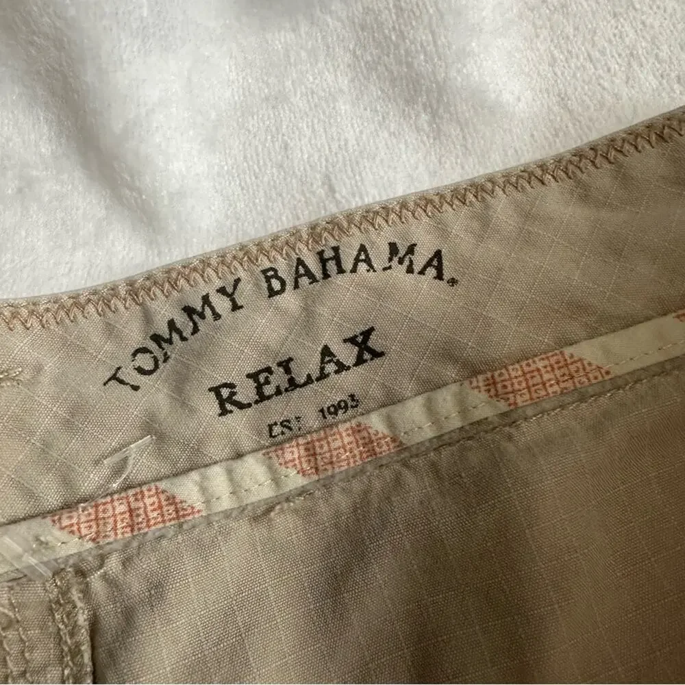 Tommy Bahama relax Men's Khaki Cargo Shorts size 42